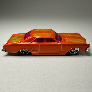 Hot Wheels '64 Buick Riviera Die-Cast 1:64